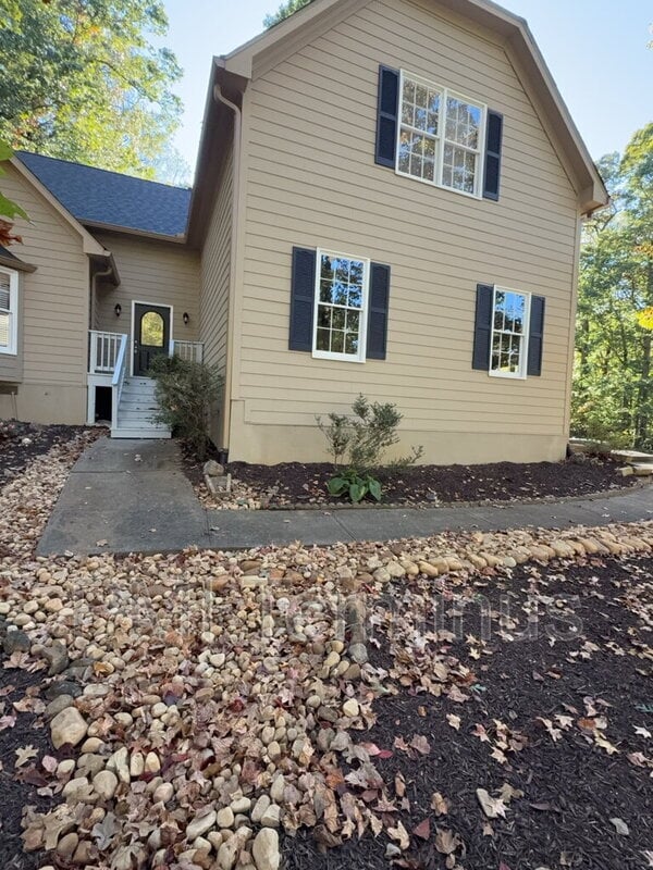 property at 4756 Forest Glen Ct NE