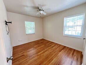 1211 W 45th St in Kansas City, MO - Building Photo - Building Photo