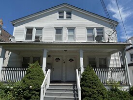 16 Lexington Ave in Montclair, NJ - Building Photo