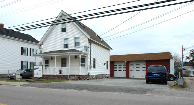 46 Mechanic St in Pawcatuck, CT - Building Photo - Building Photo