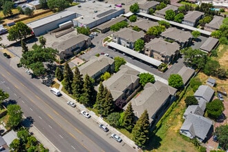 8905 Davis Rd, Unit E-32 in Stockton, CA - Building Photo - Building Photo