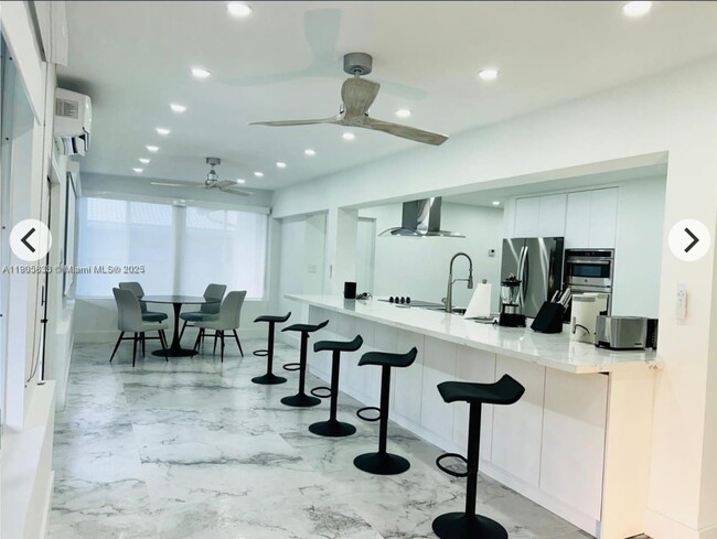 4521 SW 55th Ave in Davie, FL - Building Photo - Building Photo