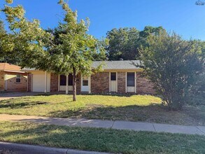5011 Rock Point St in Wichita Falls, TX - Building Photo - Building Photo