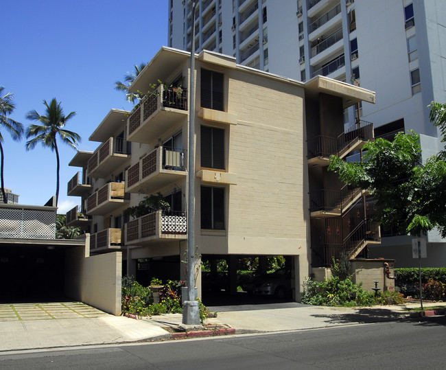 412 Keoniana St in Honolulu, HI - Building Photo - Building Photo