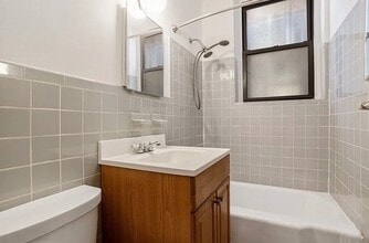 305 Washington Ave in Brooklyn, NY - Building Photo - Building Photo