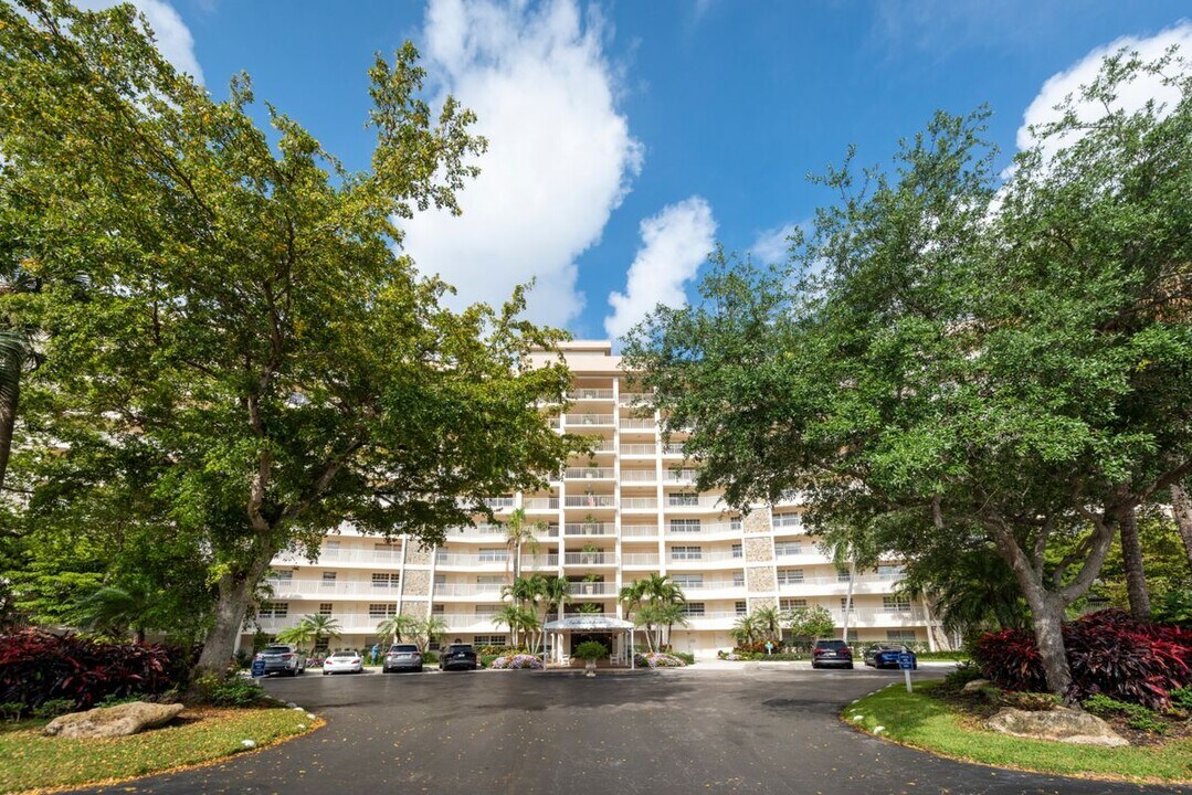 3507 Oaks Way in Pompano Beach, FL - Building Photo