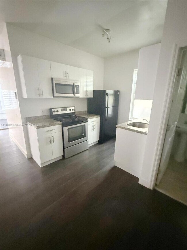337 SW 10th Ave in Miami, FL - Building Photo - Building Photo