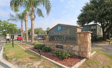 Creekside Villas Apartments in Houston, TX - Building Photo - Building Photo