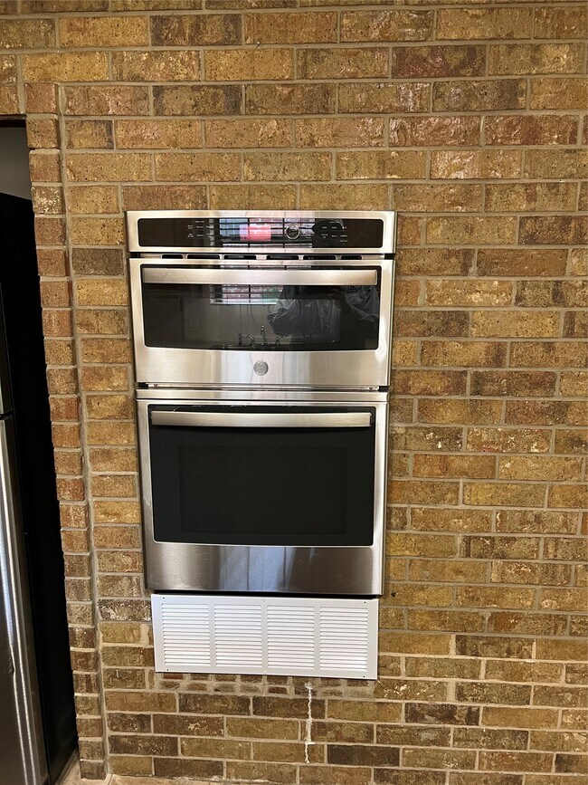 109 Hiwon Dr in Conroe, TX - Building Photo - Building Photo