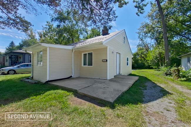 property at 3636 N Dearborn St
