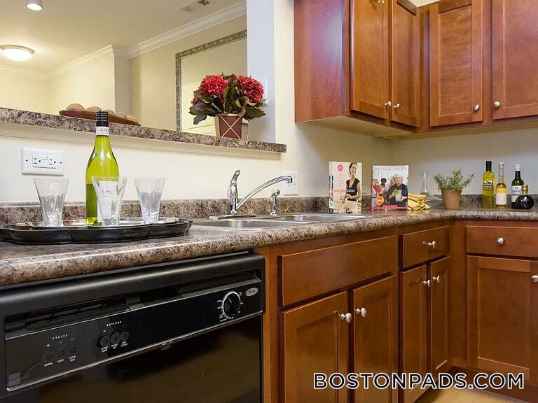 311 Lowell St in Andover, MA - Building Photo