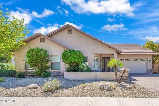 property at 4213 E Edgemont Ave