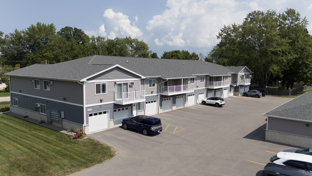 Quarry View Apartments in Howard, WI - Building Photo