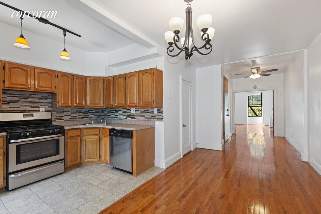 135 Adelphi St-Unit -: 2 in Brooklyn, NY - Foto de edificio