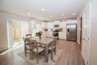 1118 Swan Loop in Dupont, WA - Building Photo - Building Photo