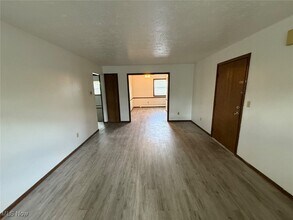 8422 Colwyn Ct in Youngstown, OH - Building Photo - Building Photo