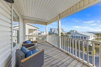 1474 W Beach Blvd in Gulf Shores, AL - Building Photo - Building Photo