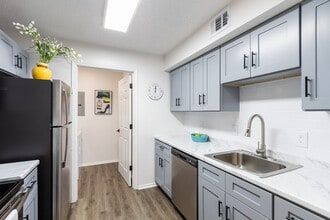 Oglethorpe Place in Atlanta, GA - Building Photo - Building Photo