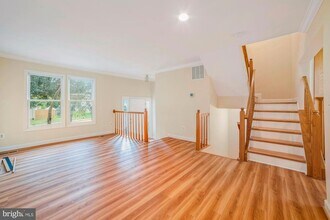 6138 Joust Ln, Unit B22-FR in Alexandria, VA - Building Photo - Building Photo