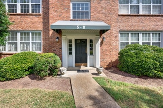 1112 Clifton Ln in Nashville, TN - Foto de edificio - Building Photo