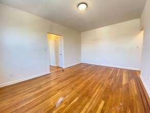2235 Cruger Ave, Unit Apt 2D in Bronx, NY - Building Photo - Building Photo