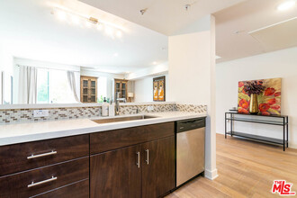 436 S Virgil Ave in Los Angeles, CA - Building Photo - Building Photo