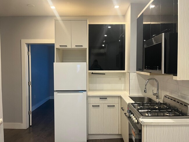 60 Jordan Ave, Unit 3R in Jersey City, NJ - Foto de edificio - Building Photo