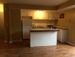 3515 Kenbrooke Ct, Unit 3515 in Kalamazoo, MI - Foto de edificio - Building Photo