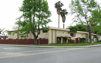 686 Karesh Ave in Pomona, CA - Building Photo - Building Photo