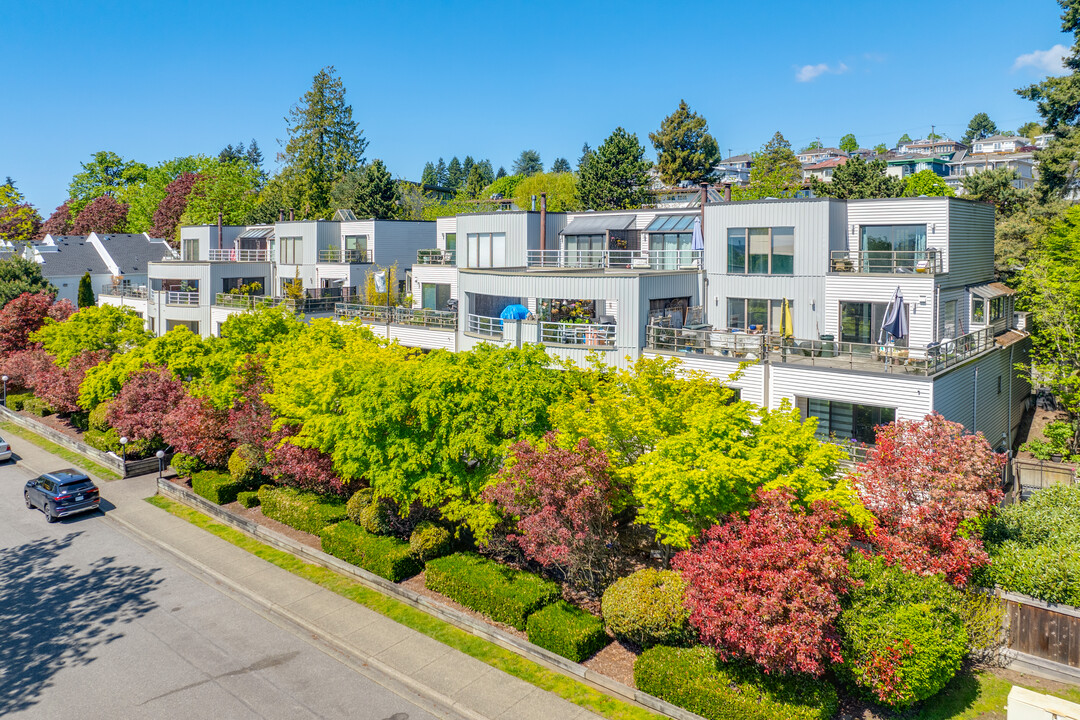 Leslie Terrace in Vancouver, BC - Building Photo