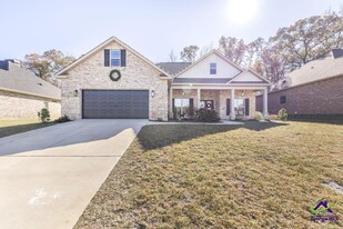 306 Rustic Live Oak Trl