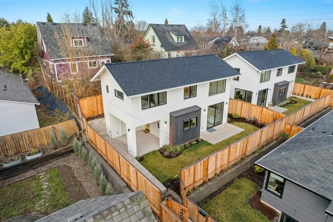 4809 N Kerby Ave in Portland, OR - Building Photo - Building Photo