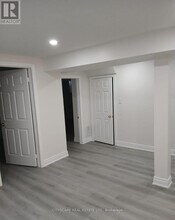 1325 Beauty Bush Ct in Mississauga, ON - Building Photo - Building Photo