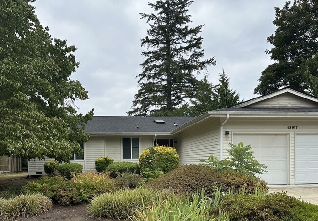 13817 SE 3rd Pl in Bellevue, WA - Building Photo - Building Photo