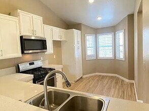 3740 S Bear St in Santa Ana, CA - Building Photo - Building Photo