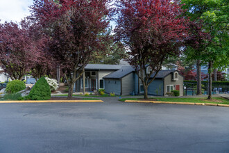 Kirkland Place Condominiums in Kirkland, WA - Building Photo - Building Photo