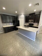 861 Cool Aquamarine St in Las Vegas, NV - Building Photo - Building Photo