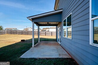 132 Fresh Laurel Ln in Locust Grove, GA - Building Photo - Building Photo