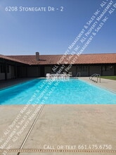 6208 Stonegate Dr in Bakersfield, CA - Building Photo - Building Photo