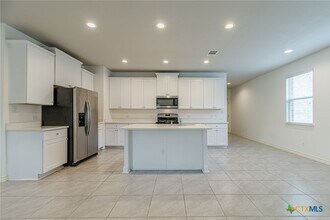 124 Mary Max Cir in San Marcos, TX - Building Photo - Building Photo