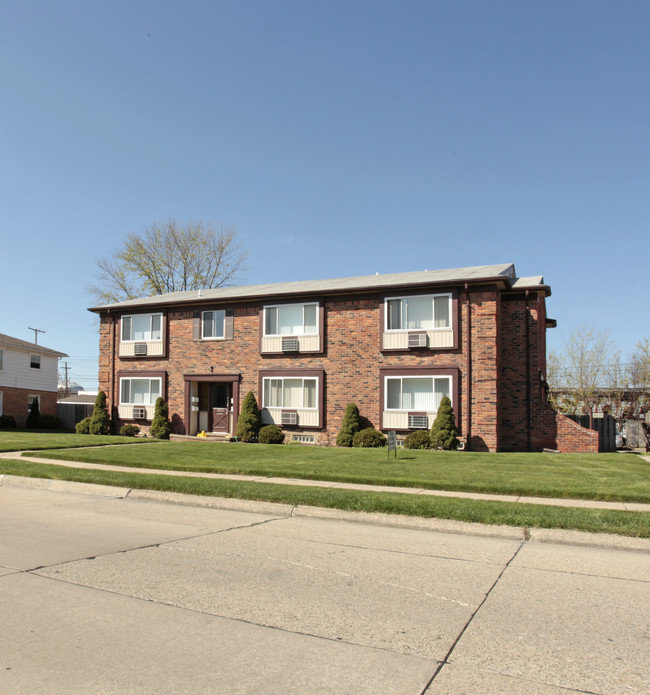 4835-4839 Briarwood Ave in Royal Oak, MI - Foto de edificio - Building Photo