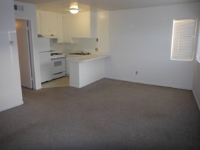 2340 Ocean St in Carlsbad, CA - Building Photo - Building Photo