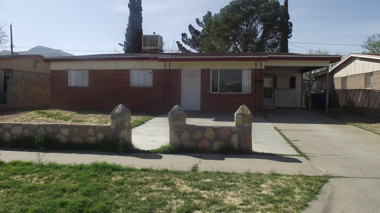 10341 Cavalier St in El Paso, TX - Building Photo