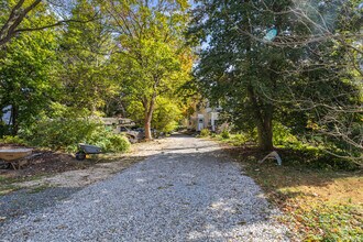 131 W Walnut Ln, Unit 2 in Philadelphia, PA - Building Photo - Building Photo