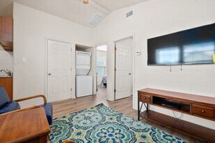 113 Gillespie Ln in Aransas Pass, TX - Building Photo