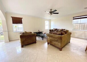 11350 NW 82nd Terrace in Doral, FL - Building Photo - Building Photo