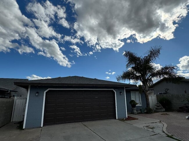 1117 Olson Way in Arvin, CA - Building Photo - Building Photo