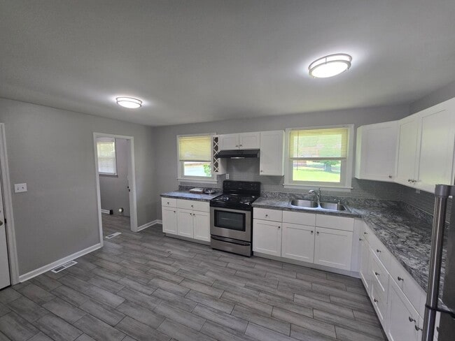 1600 Circle Dr in Petersburg, VA - Building Photo - Building Photo