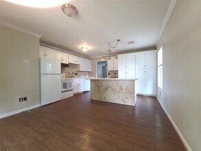 801 Queenswood St in Montgomery, TX - Building Photo - Building Photo