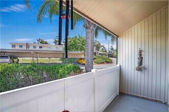 8026 Linda Vista Rd, Unit 2G in San Diego, CA - Building Photo - Building Photo